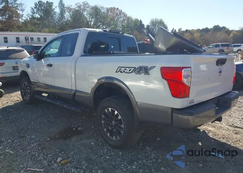 2017 Nissan Titan Pro-4X из США, поврежденный, VIN 1N6AA1C54HN571114